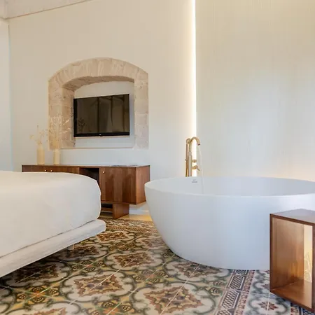 Garibaldi Luxury